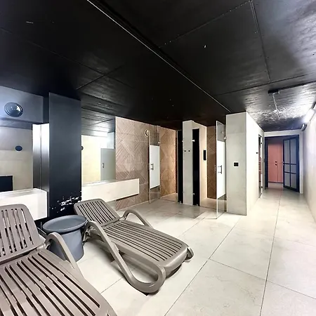 Traugutta - Fitness & Parking * Wroclaw