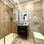 Apartmán Traugutta - Fitness & Parking Vratislav